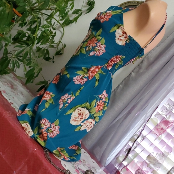 STUNNING SUMMER DRESS - Picture 9 of 12